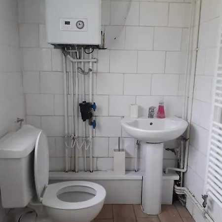 Ground Floor Flat, 8 Elmgrove Avenue, Bs5 0hs Daire