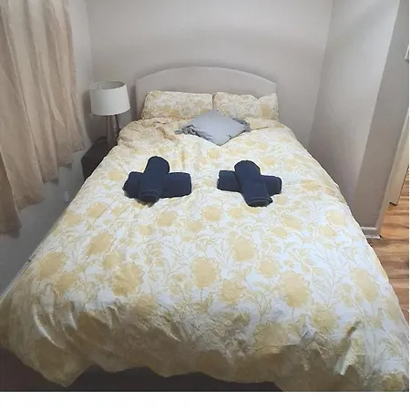 Ground Floor Flat, 8 Elmgrove Avenue, Bs5 0hs شقة بريستول