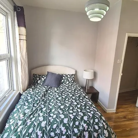 Ground Floor Flat, 8 Elmgrove Avenue, Bs5 0hs *